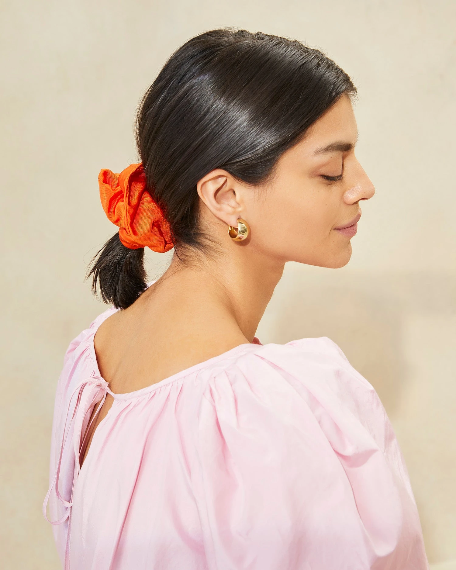 Loeffler Randall Astrid Tangerine Oversized Scrunchie 5 Loeffler Randall Astrid Tangerine Oversized Scrunchie - Image 3