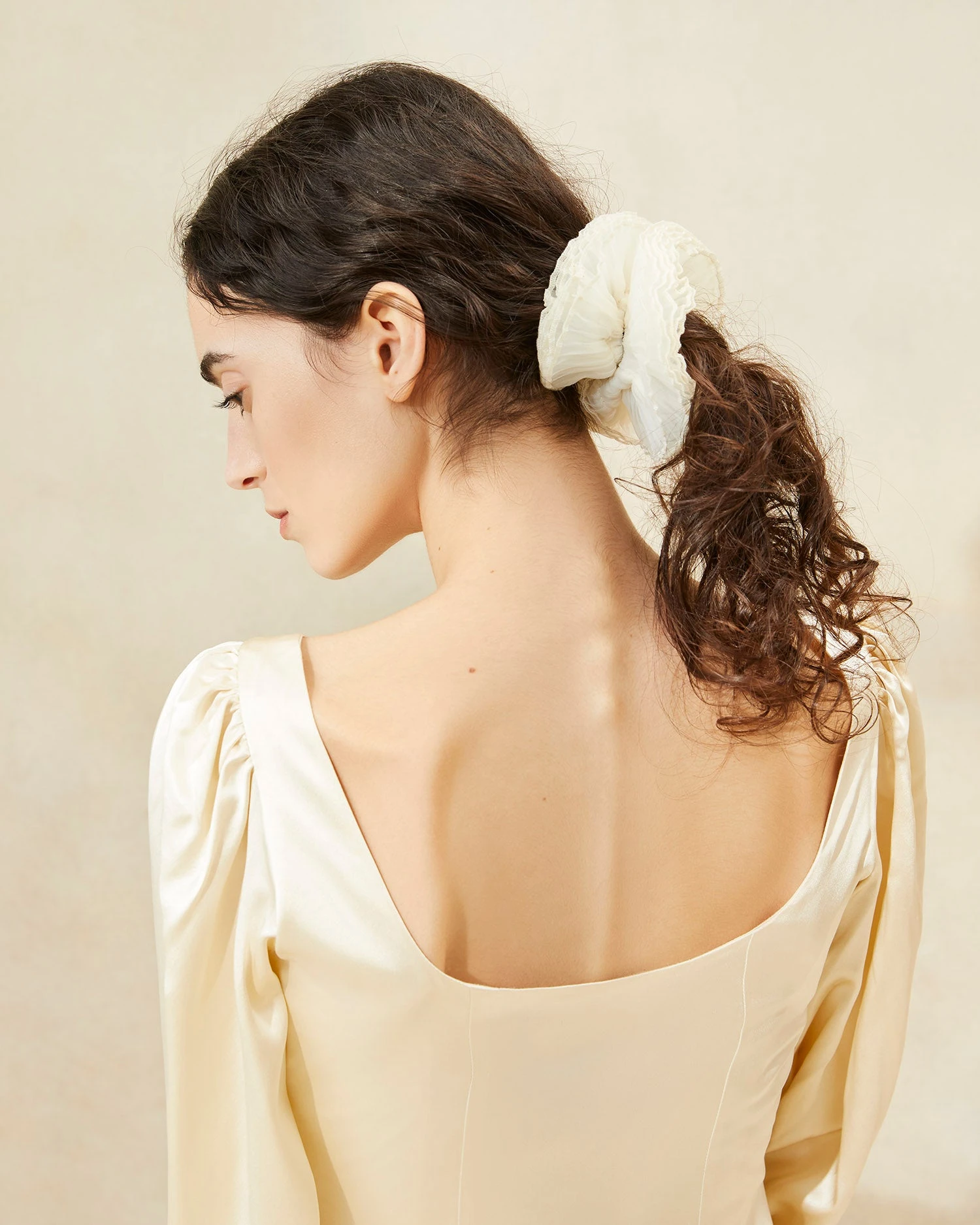 Loeffler Randall Emmy Pearl Pleated Layer Scrunchie 5 Loeffler Randall Emmy Pearl Pleated Layer Scrunchie - Image 3
